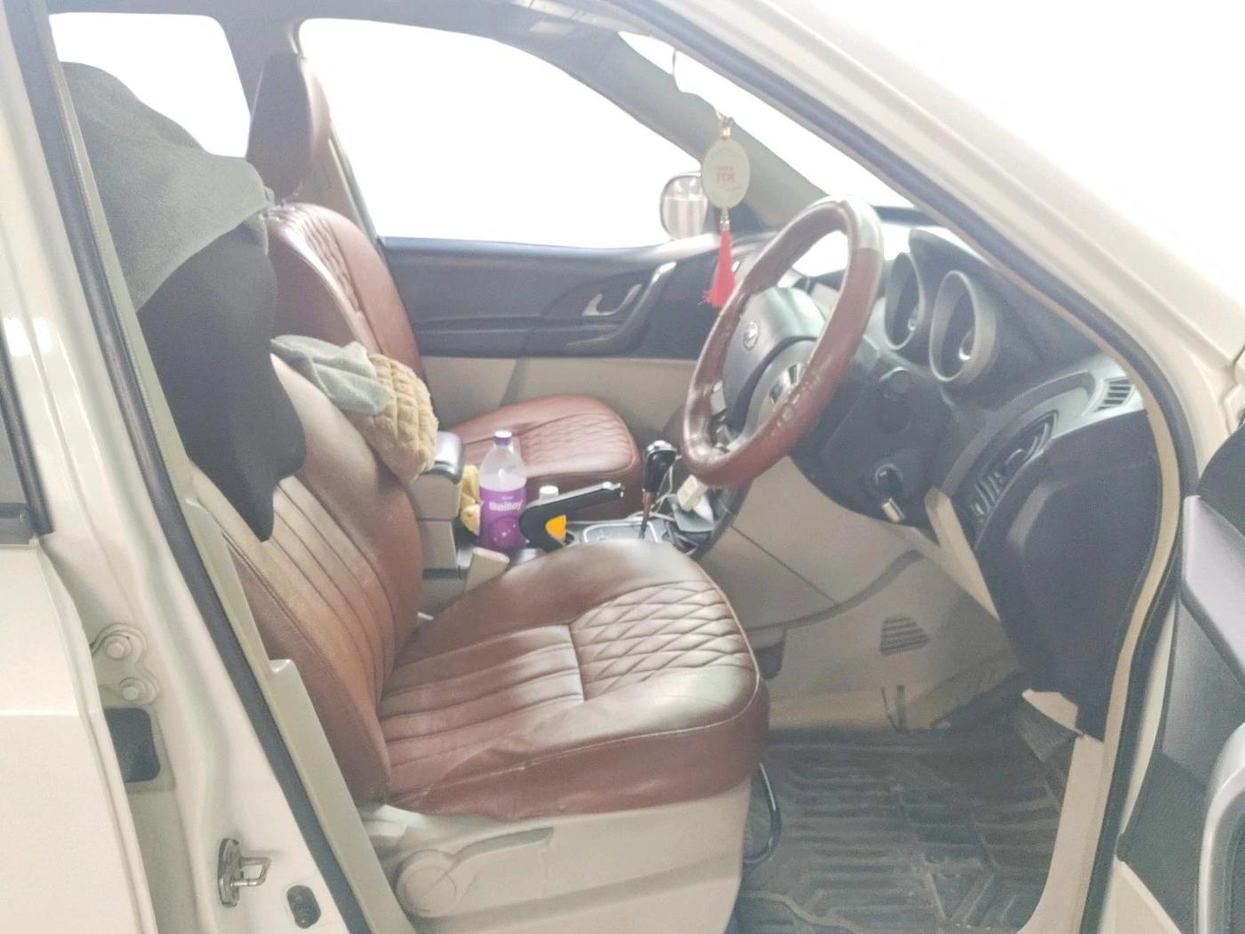 2016 Mahindra XUV500 W6 AT, Diesel, Automatic, 1,64,602 km, interior