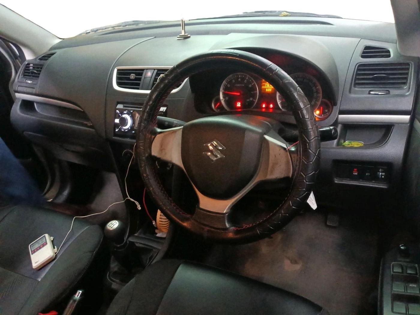 2014 Maruti Swift VXI, Petrol, Manual, 77,514 km, interior