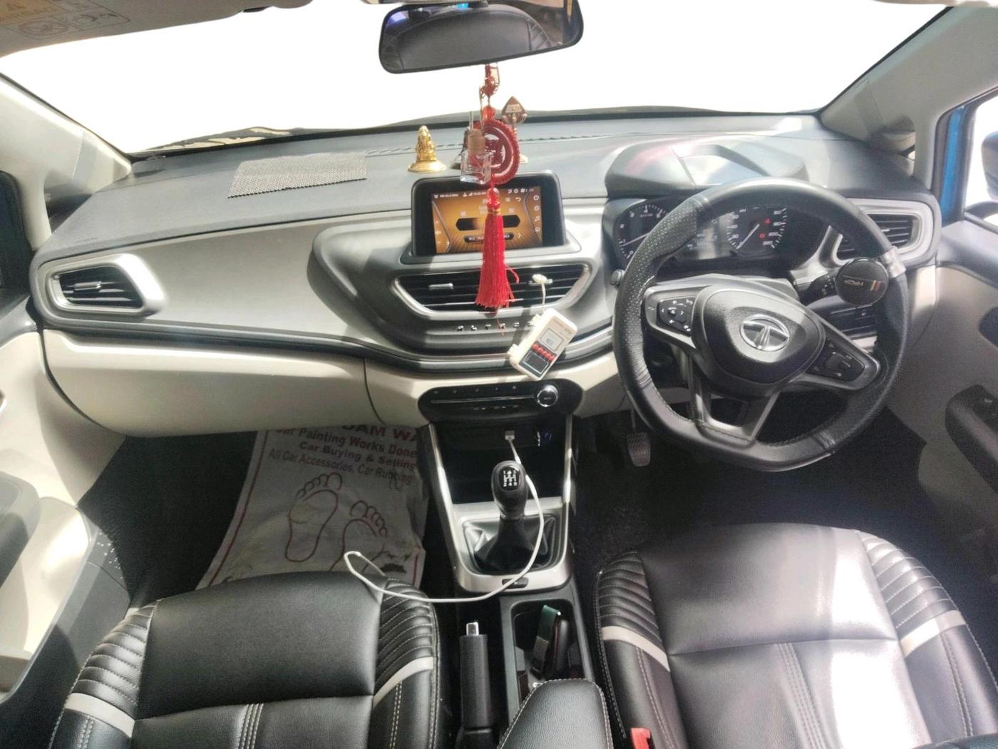 2022 Tata ALTROZ XZ DIESEL, Diesel, Manual, 52,023 km, interior