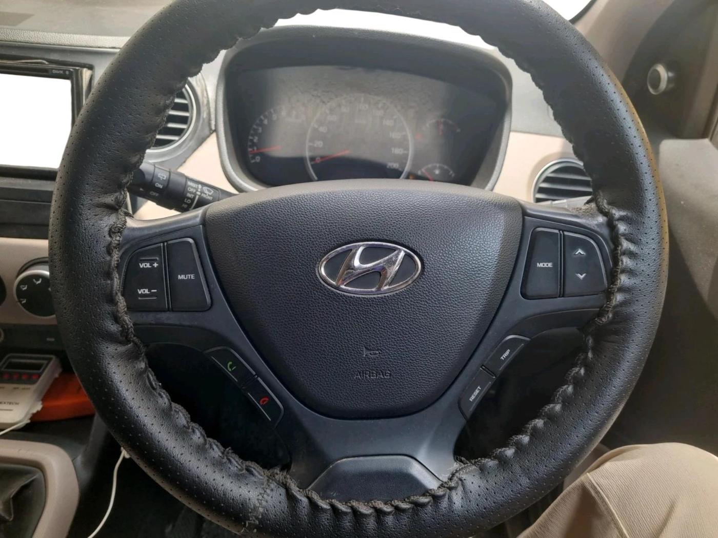 2015 Hyundai Grand i10 ASTA 1.2 KAPPA VTVT, Petrol, Manual, 1,15,460 km, interior