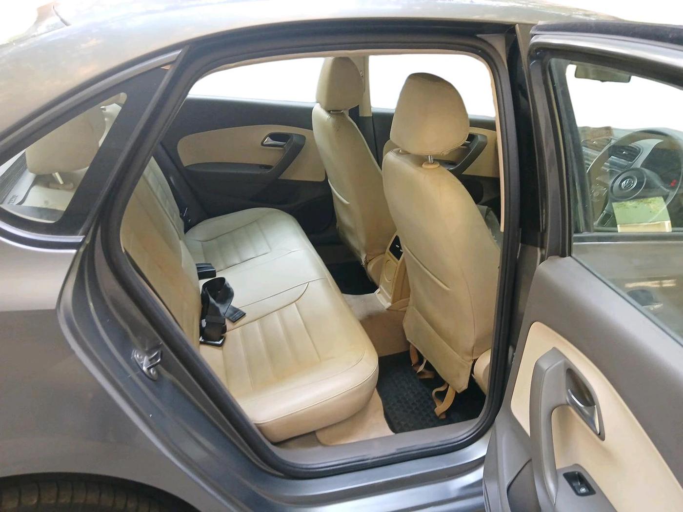 2013 Volkswagen Vento COMFORTLINE 1.6, Petrol, Manual, 85,519 km, interior