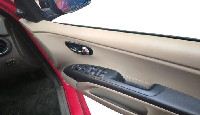 2011 Hyundai i10 SPORTZ 1.2 AT, CNG, Automatic, 1,00,000 km, interior