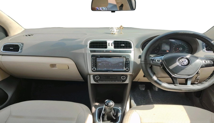 2015 Volkswagen Vento HIGHLINE DIESEL 1.5, Diesel, Manual, 1,27,159 km, interior