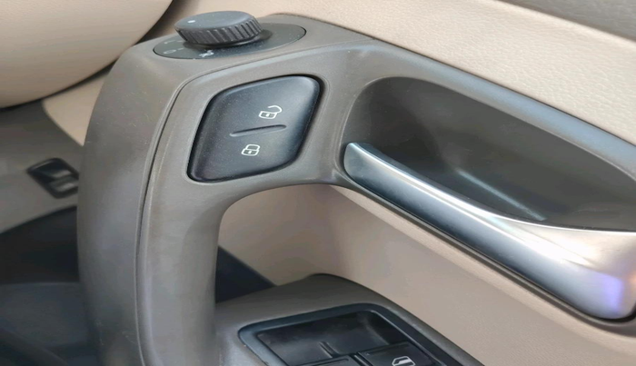 2015 Volkswagen Vento HIGHLINE DIESEL 1.5, Diesel, Manual, 1,27,159 km, interior