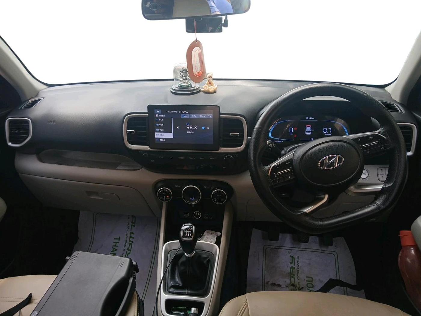 2023 Hyundai VENUE SX 1.5 CRDI, Diesel, Manual, 84,989 km, interior