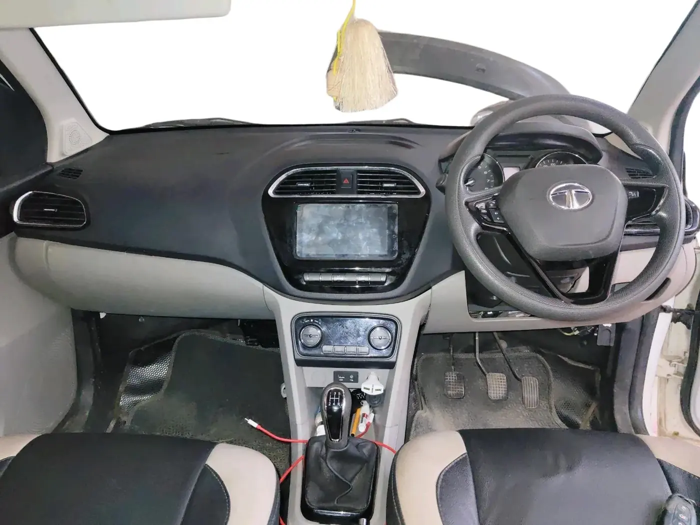 2019 Tata Tiago XZ PLUS PETROL, Petrol, Manual, 23,122 km, interior