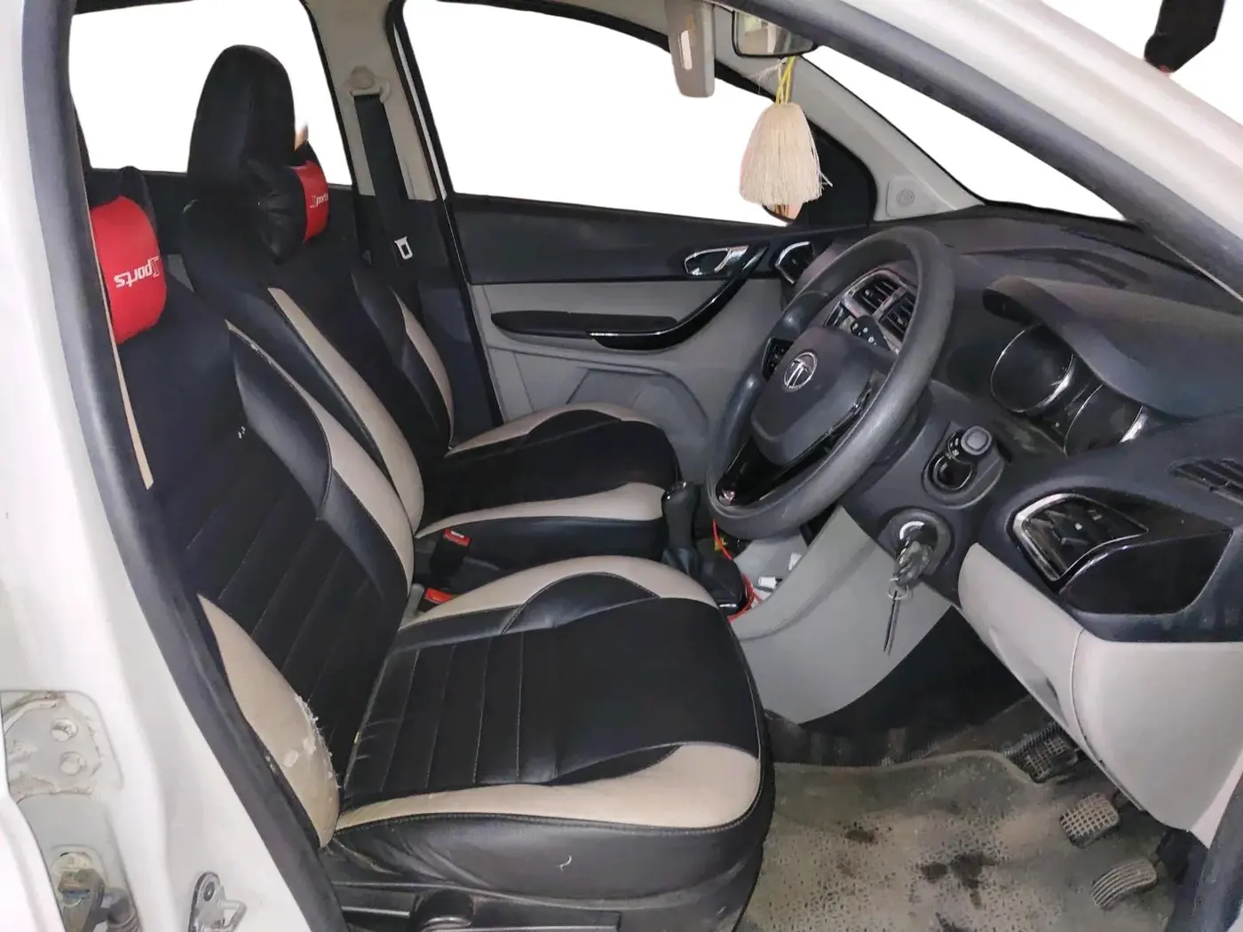 2019 Tata Tiago XZ PLUS PETROL, Petrol, Manual, 23,122 km, interior