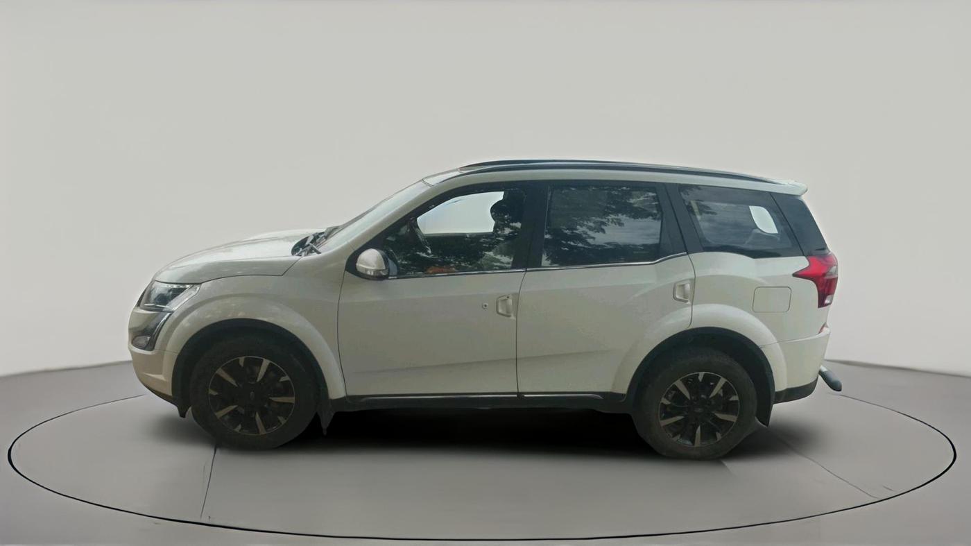 2018 Mahindra XUV500 W11, Diesel, Manual, 88,887 km, exterior