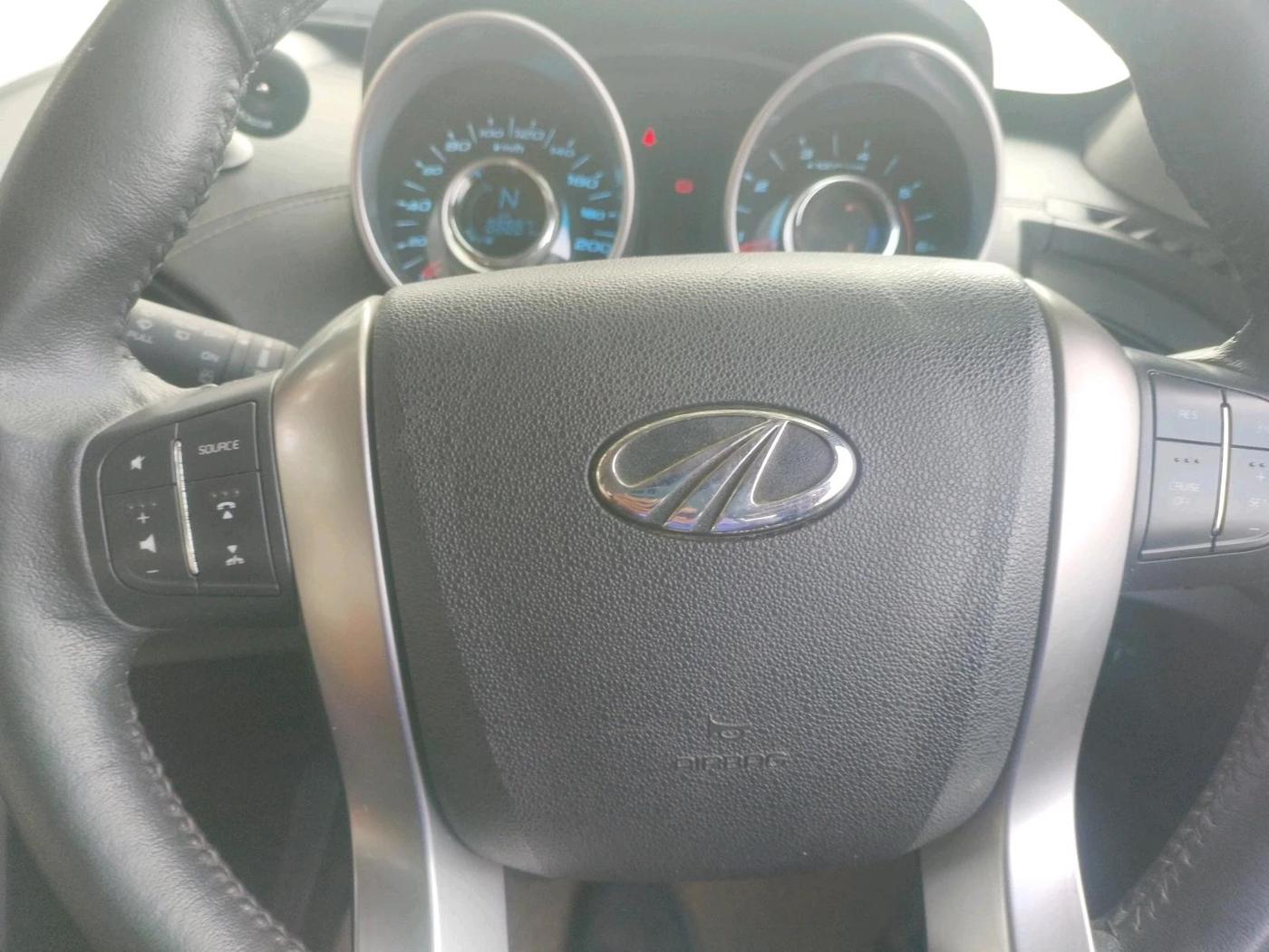 2018 Mahindra XUV500 W11, Diesel, Manual, 88,887 km, interior