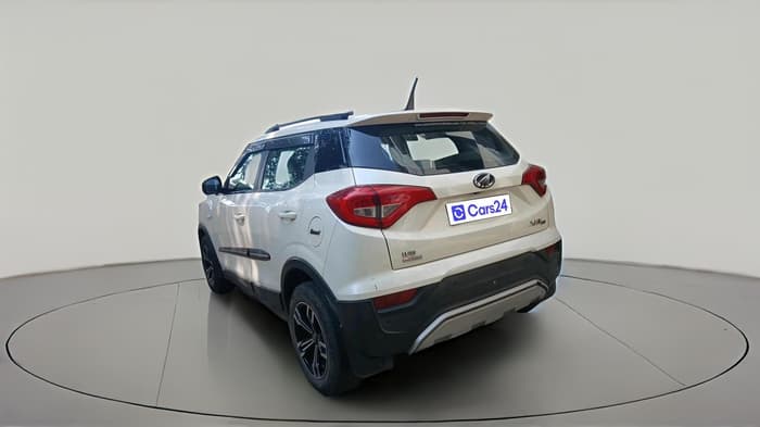 2019 Mahindra XUV300 W6 1.5 DIESEL AMT, Diesel, Automatic, 1,10,788 km, exterior