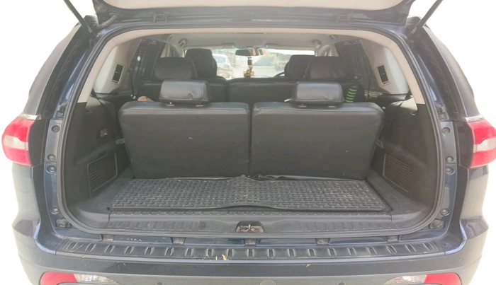 2017 Tata Hexa XM 4X2 7 STR, Diesel, Manual, 62,692 km, exterior
