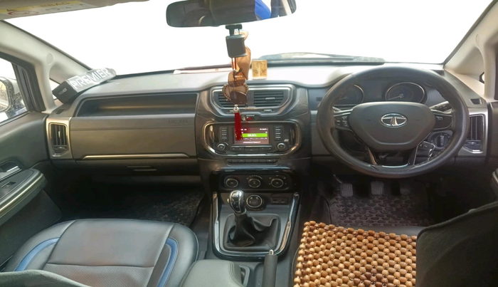 2017 Tata Hexa XM 4X2 7 STR, Diesel, Manual, 62,692 km, interior