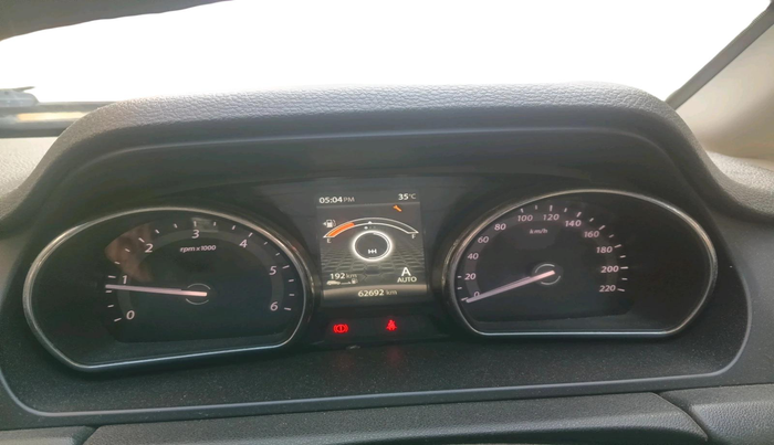 2017 Tata Hexa XM 4X2 7 STR, Diesel, Manual, 62,692 km, interior