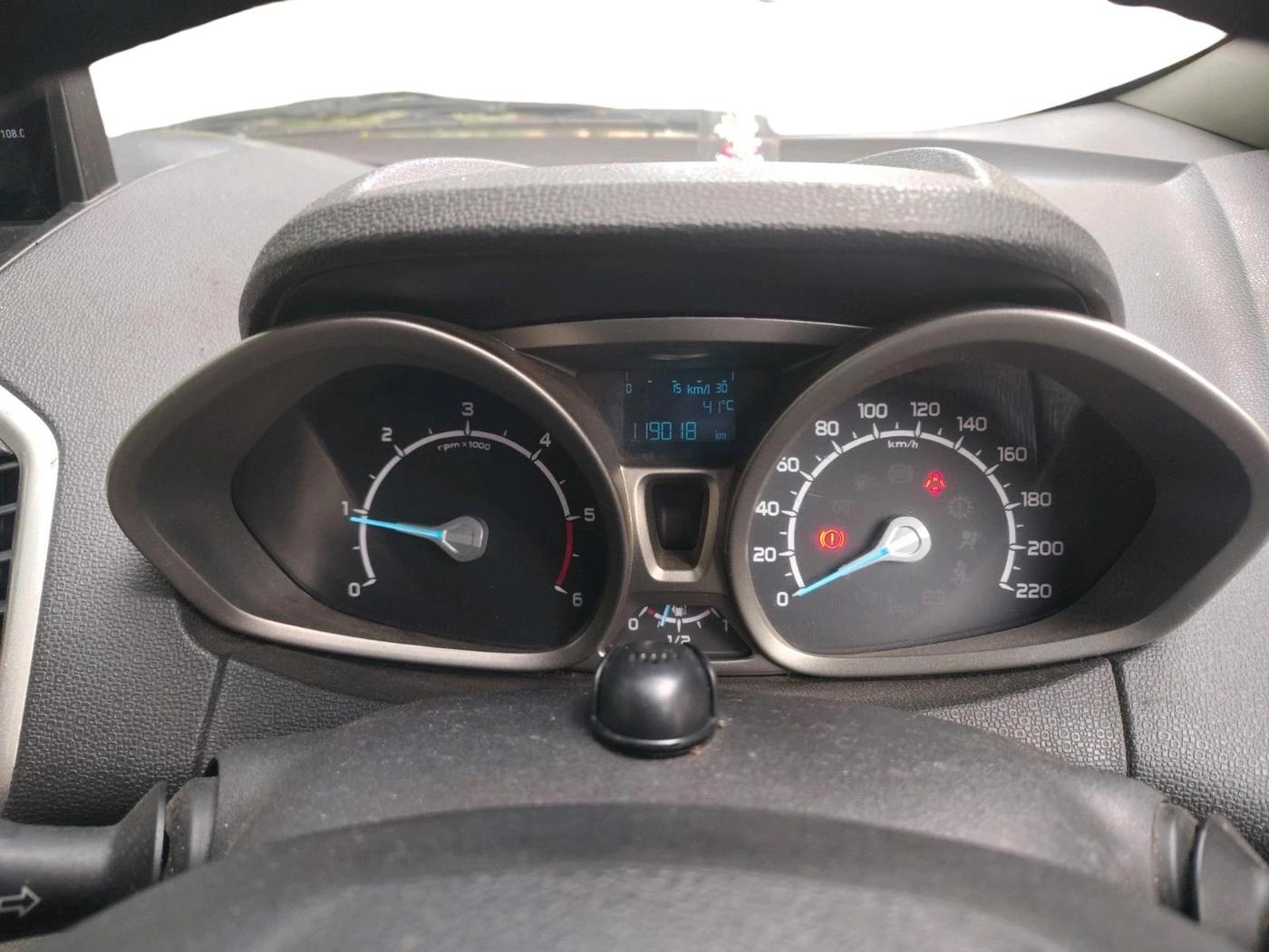 2014 Ford Ecosport TITANIUM 1.5L DIESEL, Diesel, Manual, 1,19,018 km, interior