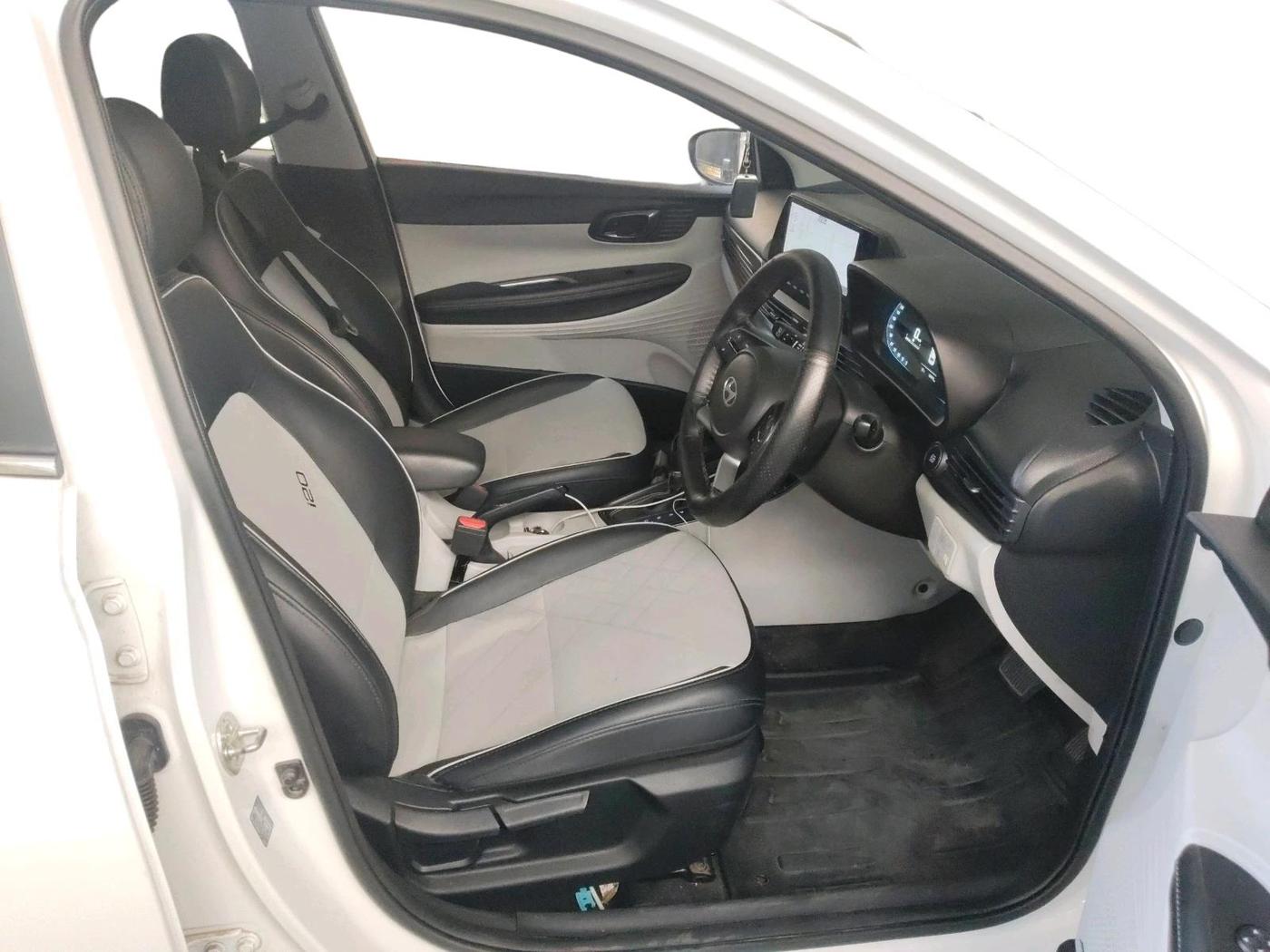 2024 Hyundai NEW I20 ASTA (O) 1.2 IVT, Petrol, Automatic, 20,000 km, interior