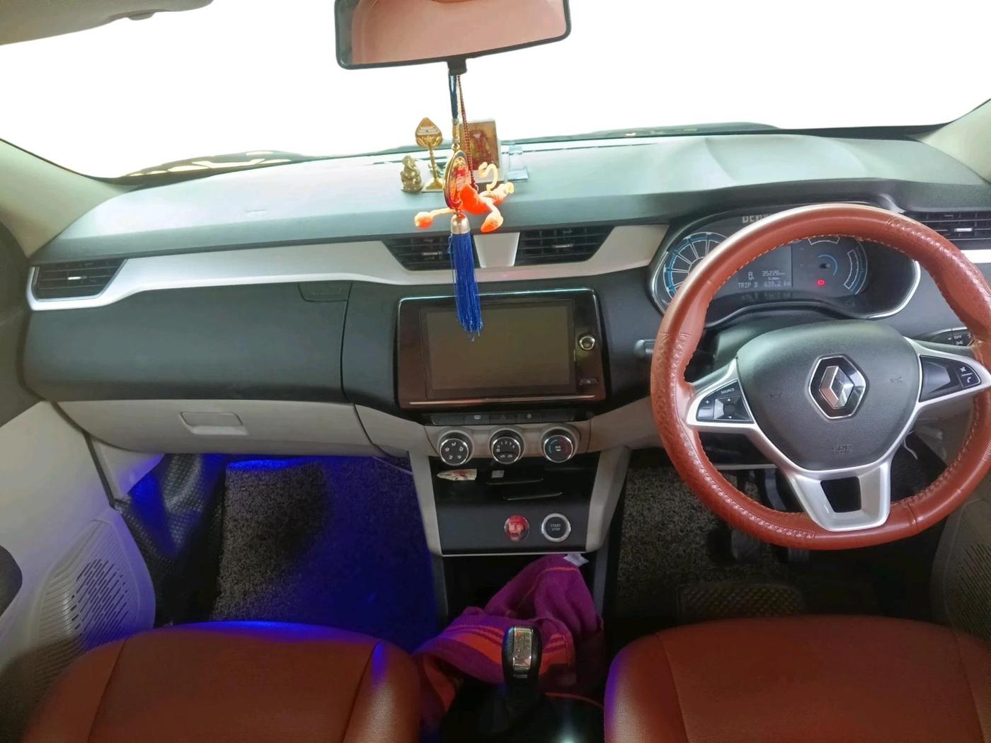 2021 Renault TRIBER RXZ AMT, Petrol, Automatic, 35,226 km, interior