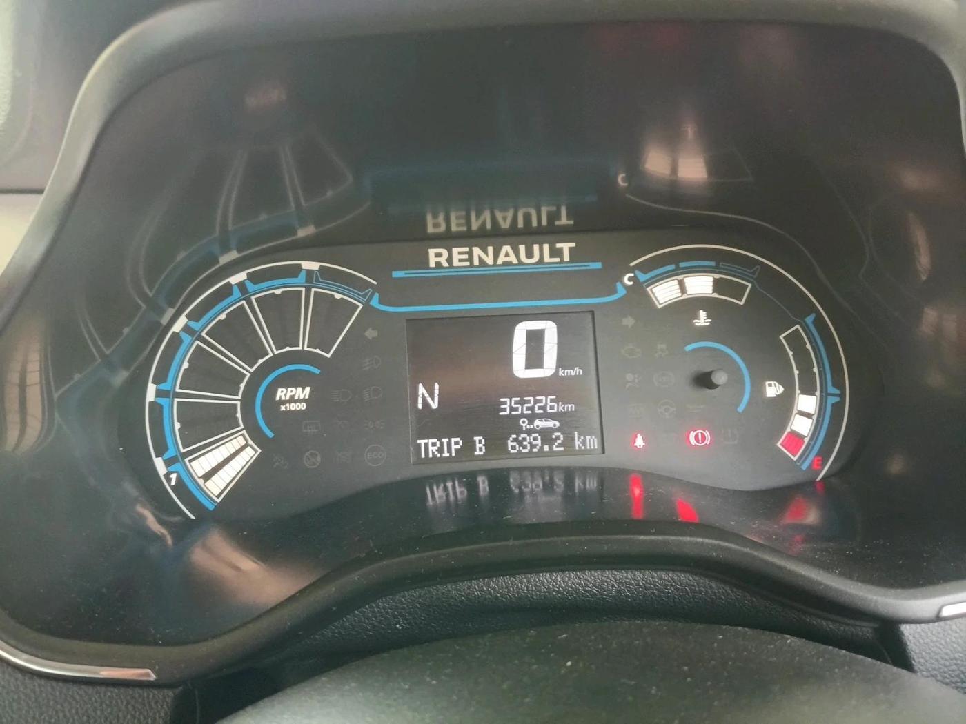 2021 Renault TRIBER RXZ AMT, Petrol, Automatic, 35,226 km, interior