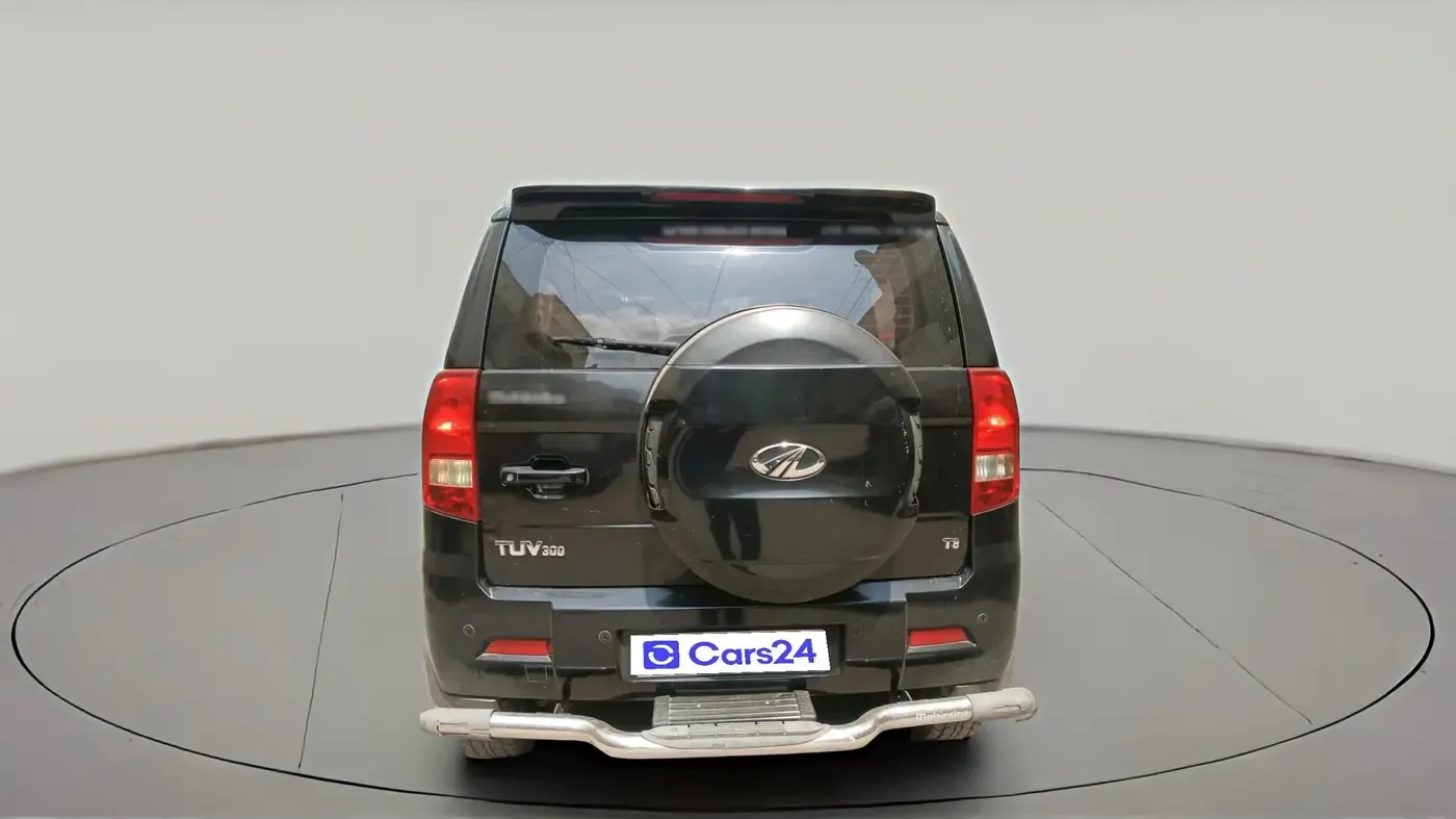 2017 Mahindra TUV300 T8, Diesel, Manual, 1,24,855 km, exterior