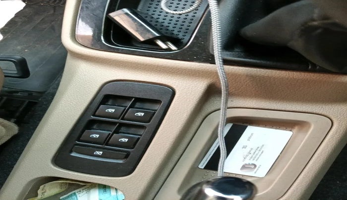 2017 Mahindra TUV300 T8, Diesel, Manual, 1,24,855 km, interior