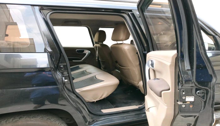 2017 Mahindra TUV300 T8, Diesel, Manual, 1,24,855 km, interior