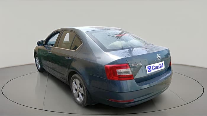 2019 Skoda Octavia 2.0 TDI CR STYLE, Diesel, Manual, 1,00,877 km, exterior