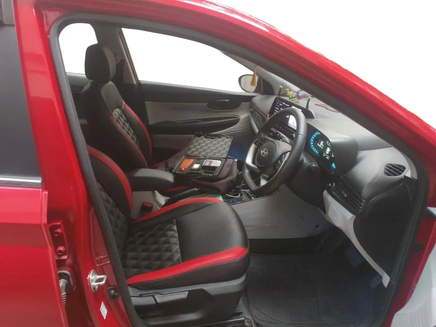 2024 Hyundai NEW I20 ASTA (O) 1.2 IVT, Petrol, Automatic, 8,749 km, interior