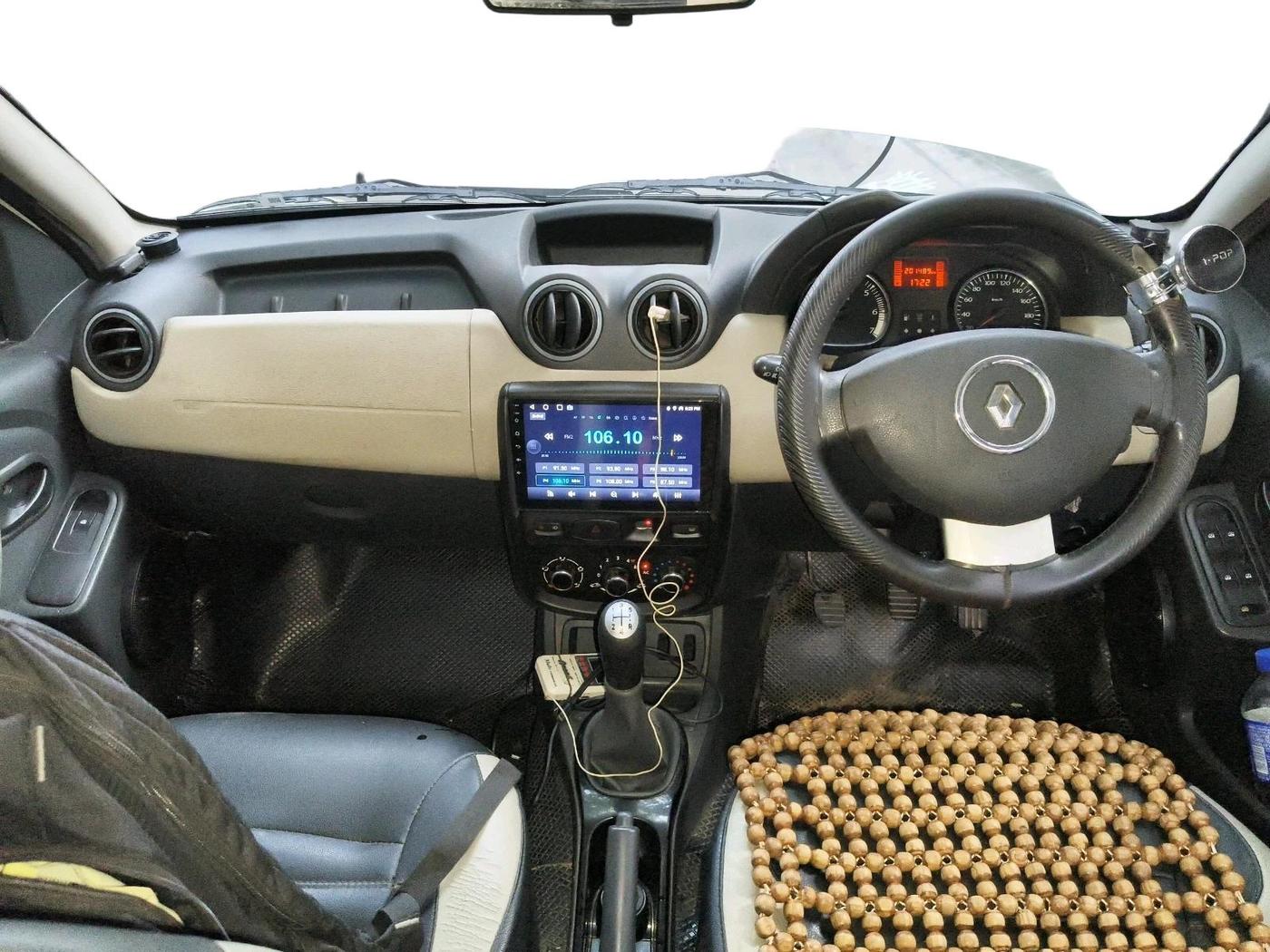 2014 Renault Duster 85 PS RXL DIESEL, Diesel, Manual, 2,01,489 km, interior