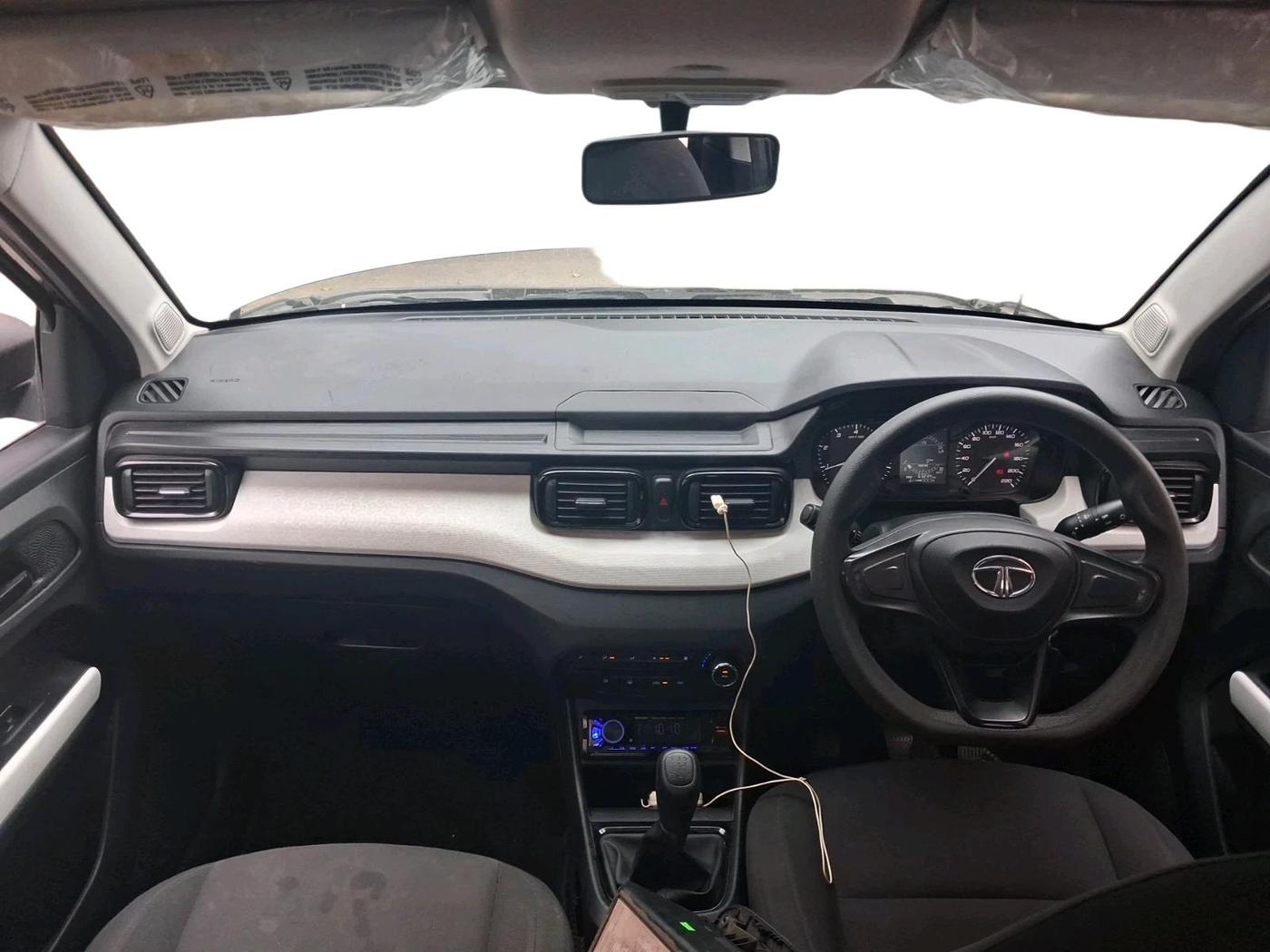 2022 Tata PUNCH PURE MT, Petrol, Manual, 63,234 km, interior