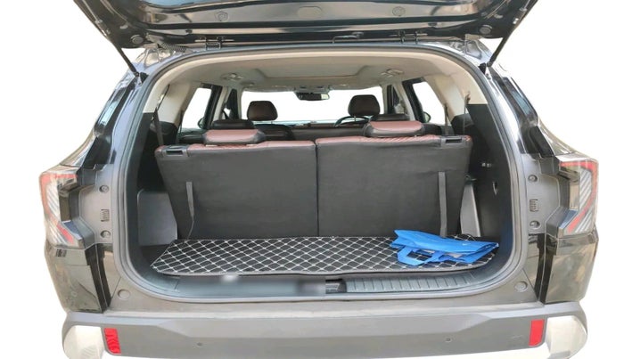 2025 KIA Carens Clavis EV HTX, Electric, Automatic, 10,106 km, exterior