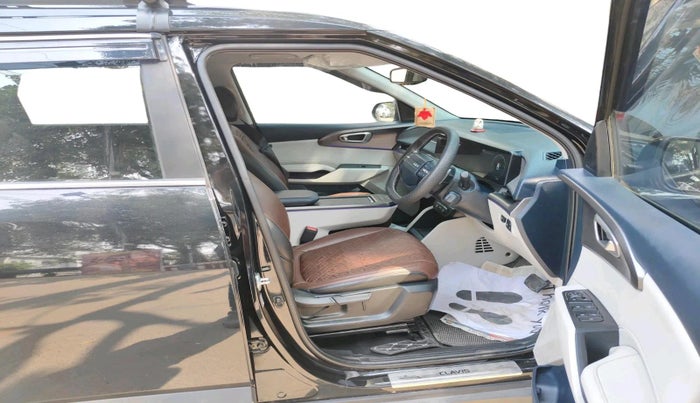 2025 KIA Carens Clavis EV HTX, Electric, Automatic, 10,106 km, interior