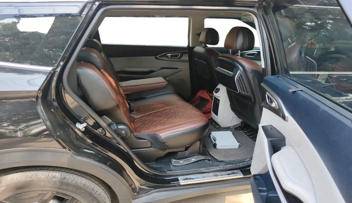 2025 KIA Carens Clavis EV HTX, Electric, Automatic, 10,106 km, interior