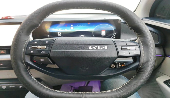 2025 KIA Carens Clavis EV HTX, Electric, Automatic, 10,106 km, interior