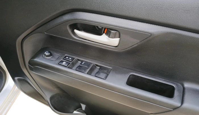 2022 Maruti New Wagon-R VXI 1.0, Petrol, Manual, 1,24,667 km, interior