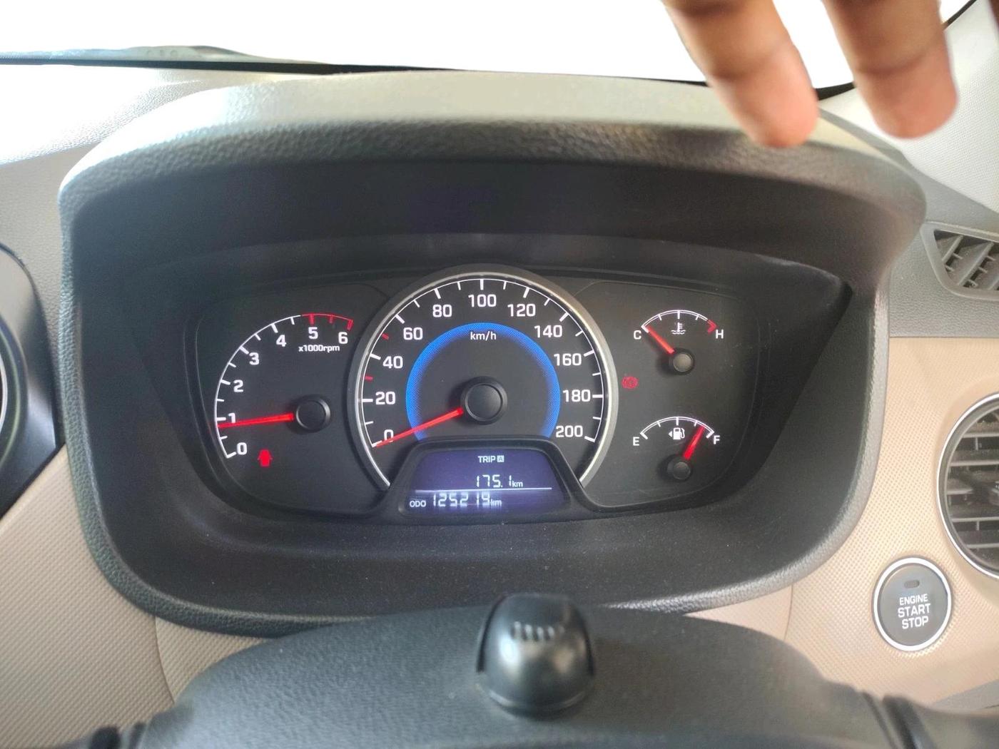 2014 Hyundai Grand i10 SPORTZ 1.1 CRDI, Diesel, Manual, 1,25,220 km, interior