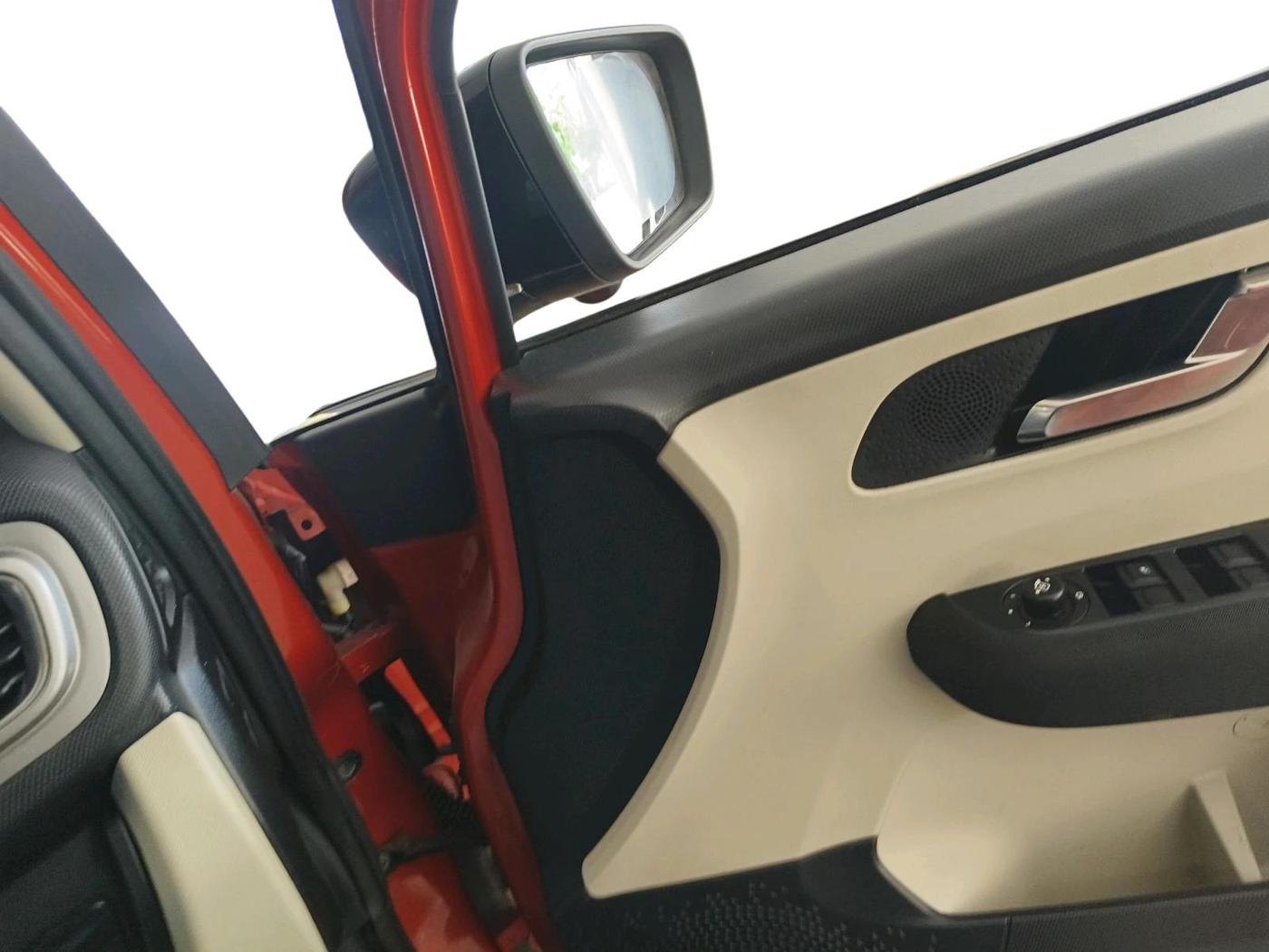 2023 Tata ALTROZ XZ PETROL, Petrol, Manual, 27,221 km, interior