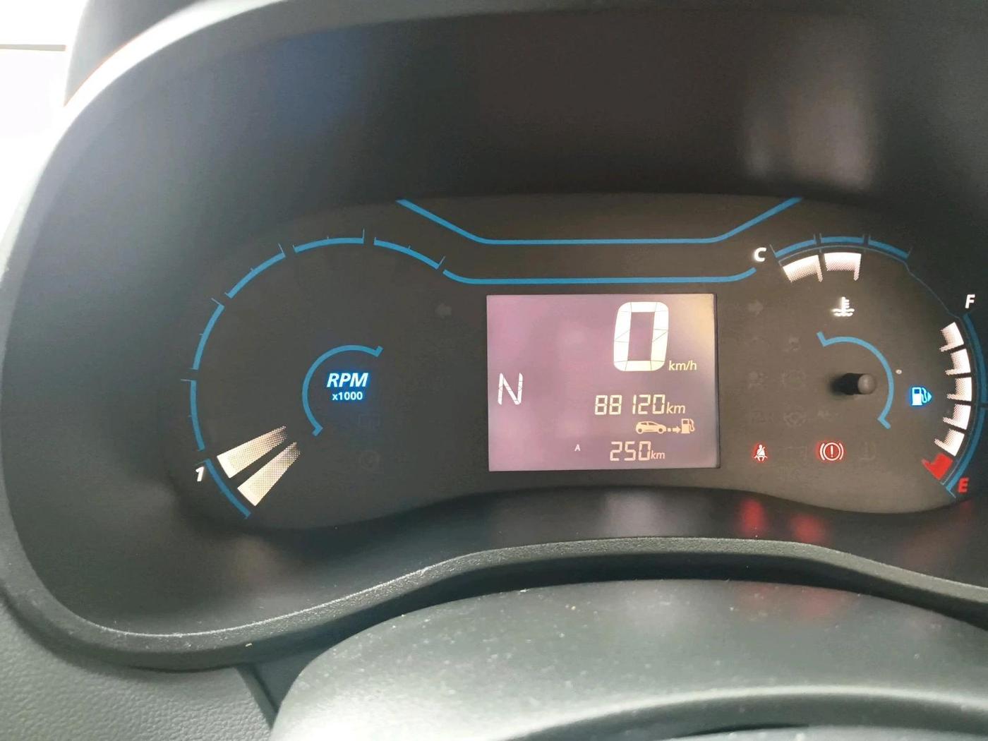 2021 Renault Kwid RXT 1.0 AMT (O), Petrol, Automatic, 88,120 km, interior