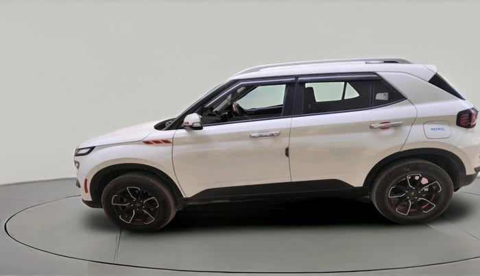 2022 Hyundai VENUE SX 1.2 PETROL, Petrol, Manual, 27,287 km, exterior