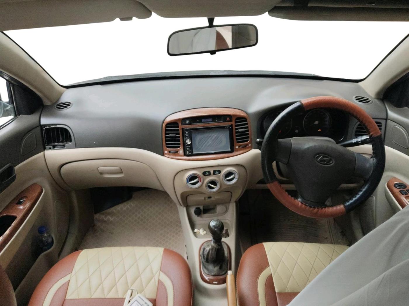 2011 Hyundai Verna TRANSFORM 1.6 VTVT, Petrol, Manual, 1,15,390 km, interior