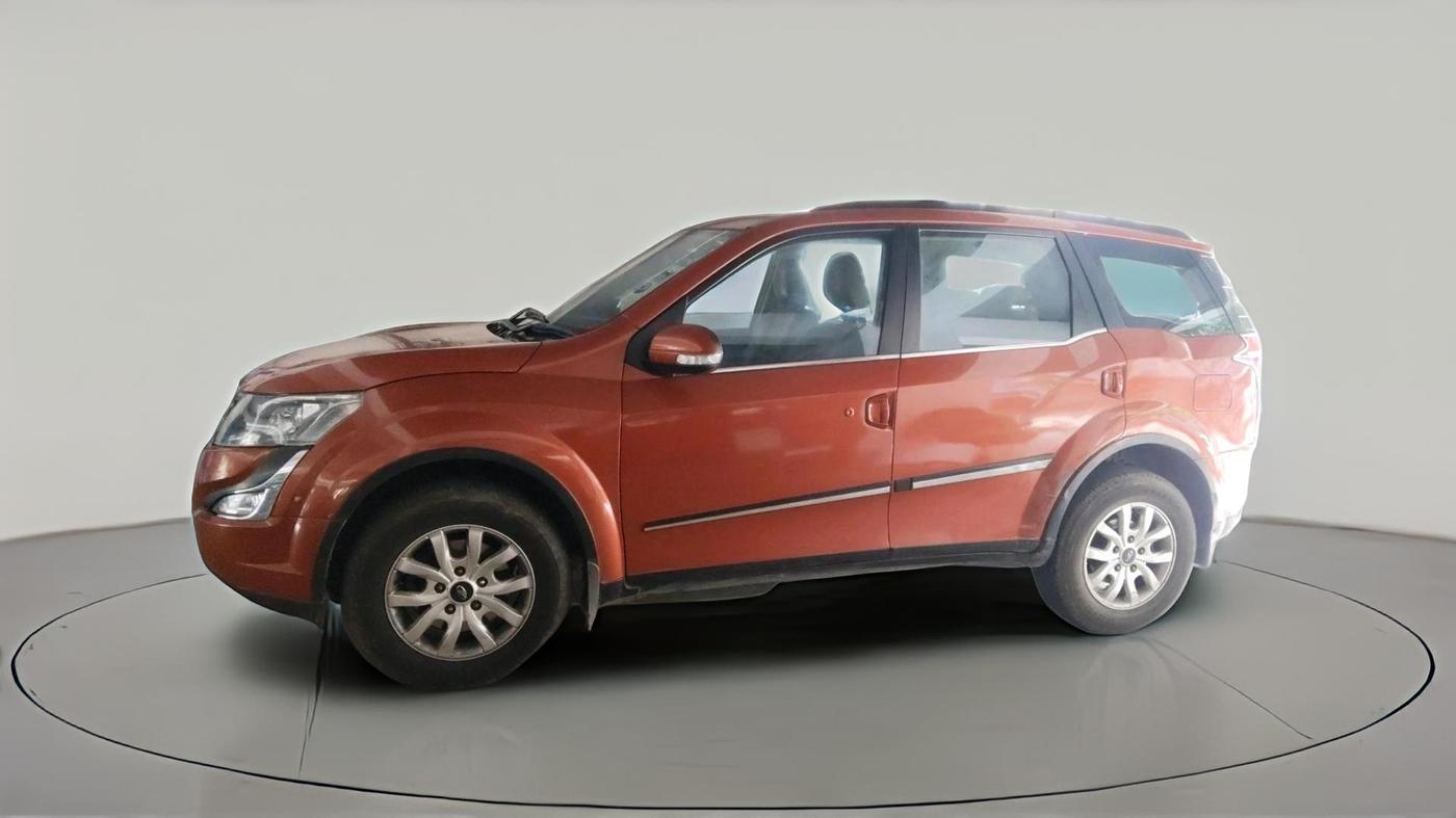 2017 Mahindra XUV500 W10, Diesel, Manual, 1,16,580 km, exterior
