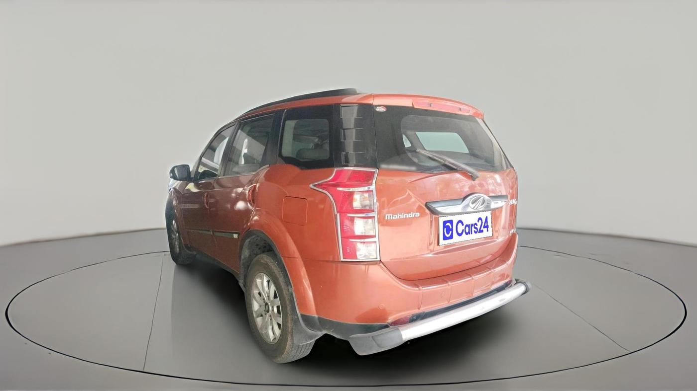 2017 Mahindra XUV500 W10, Diesel, Manual, 1,16,580 km, exterior