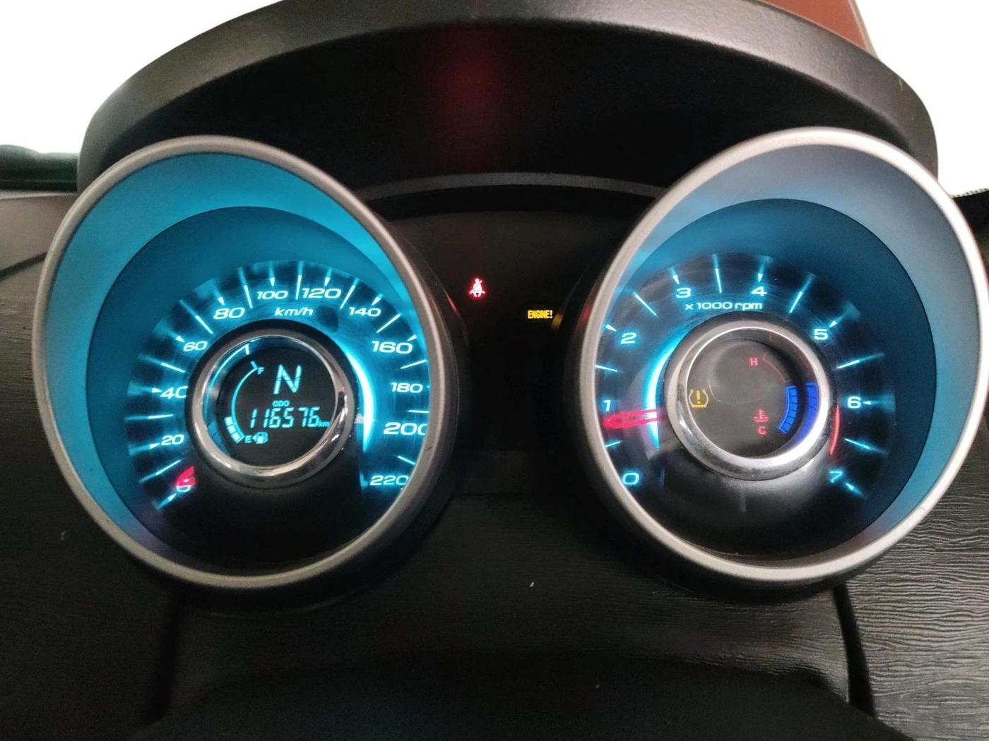 2017 Mahindra XUV500 W10, Diesel, Manual, 1,16,580 km, interior