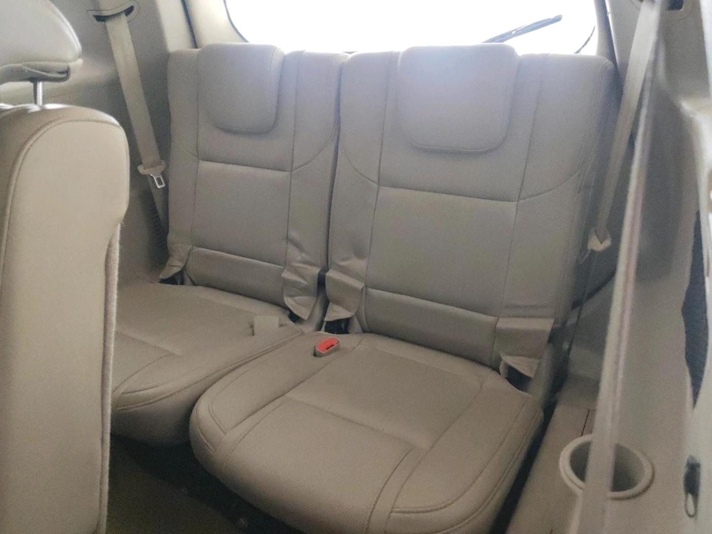 2017 Mahindra XUV500 W10, Diesel, Manual, 1,16,580 km, interior