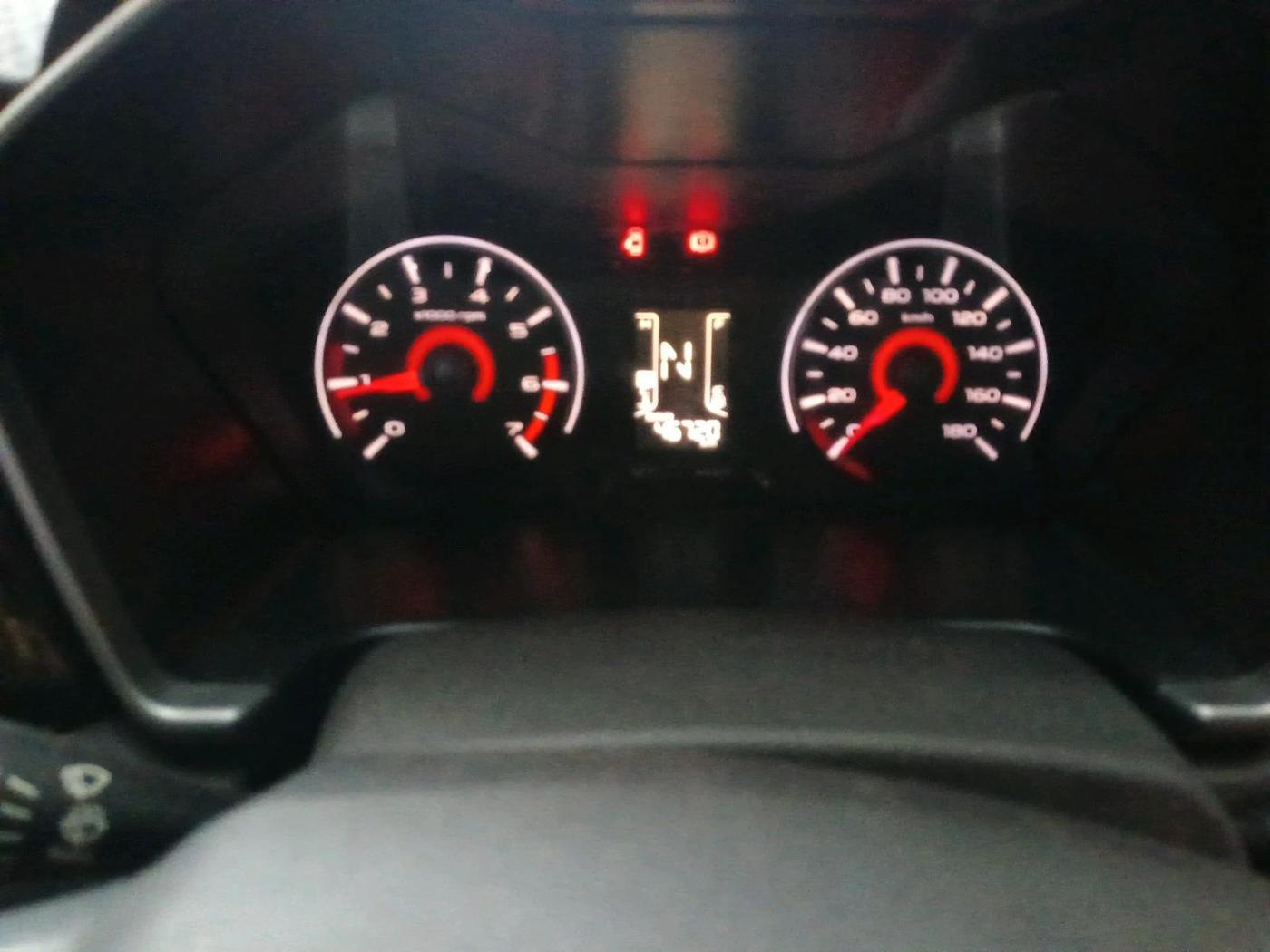 2017 Mahindra KUV 100 NXT K8 D 6 STR, Diesel, Manual, 46,720 km, interior