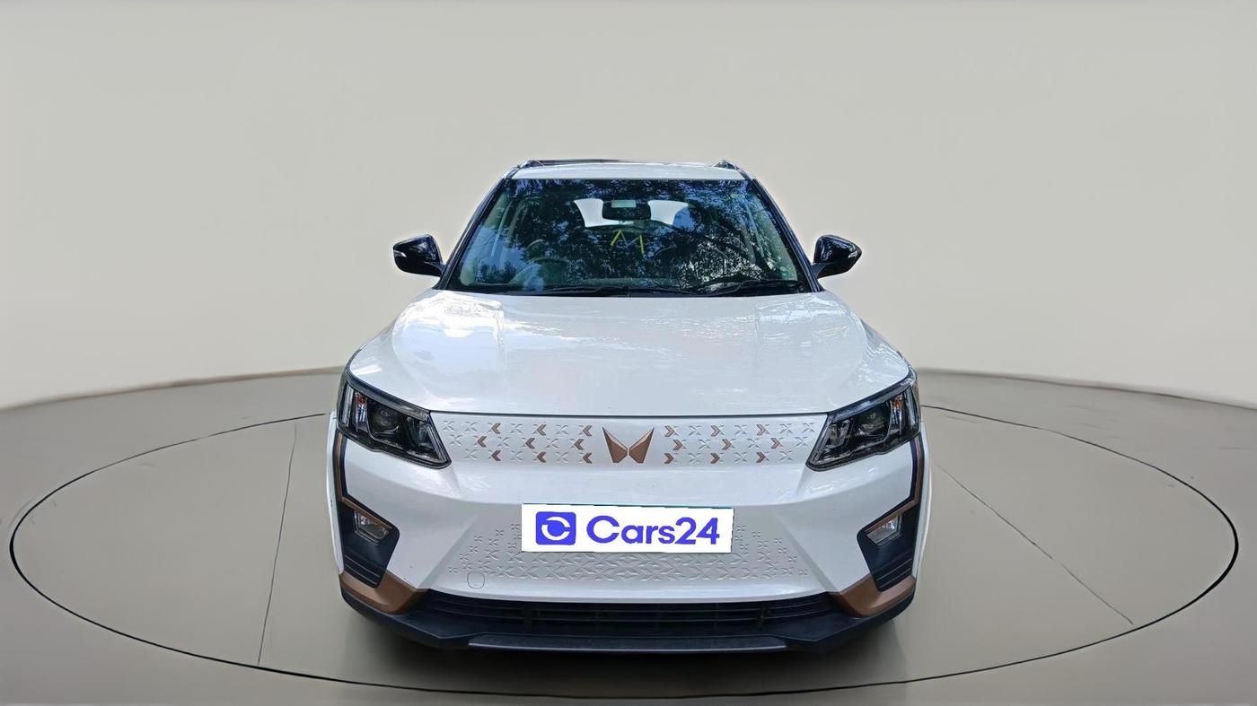 2023 Mahindra XUV400 EL 7.2 KW, Electric, Automatic, 22,760 km, exterior