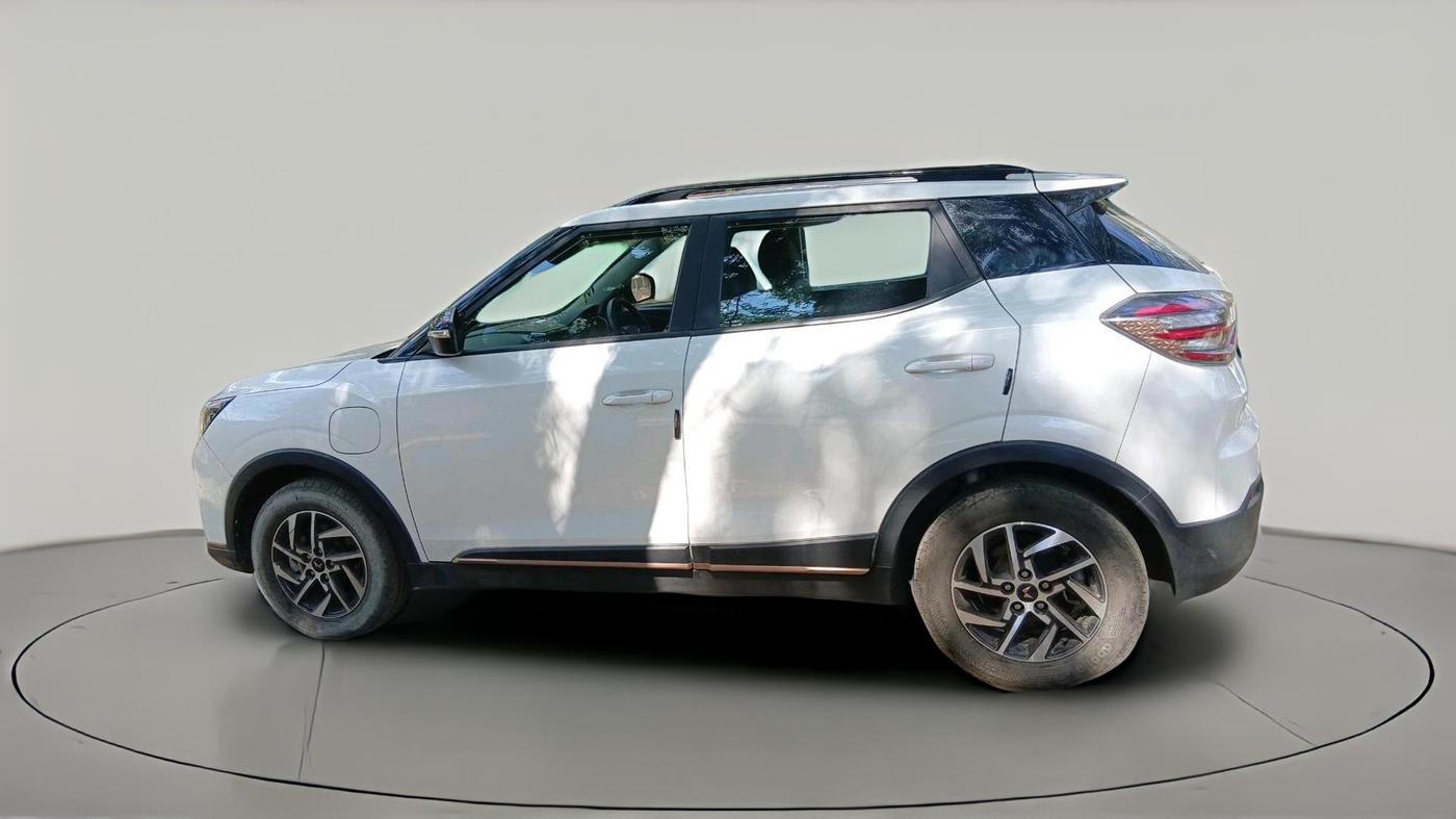 2023 Mahindra XUV400 EL 7.2 KW, Electric, Automatic, 22,760 km, exterior
