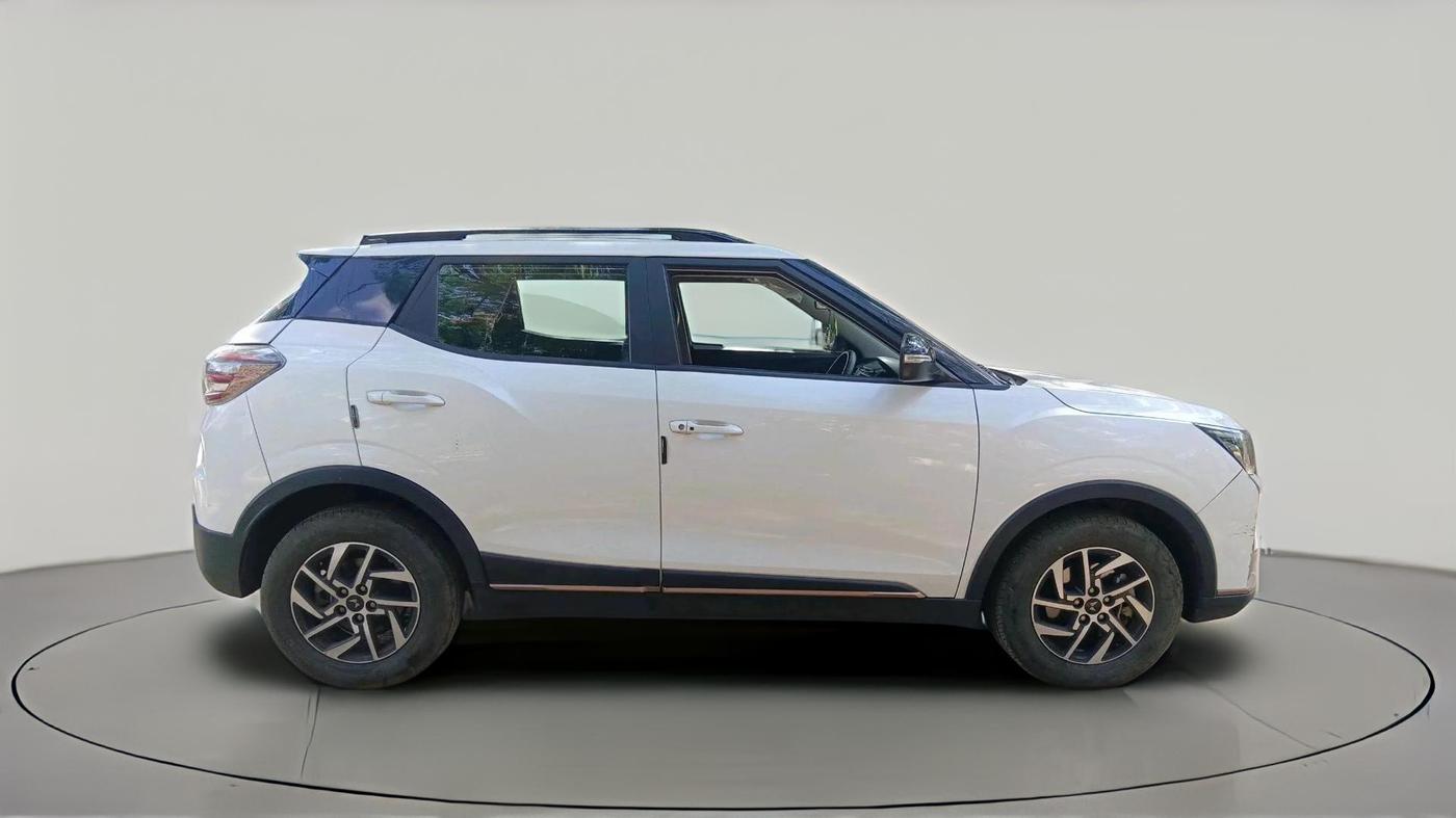 2023 Mahindra XUV400 EL 7.2 KW, Electric, Automatic, 22,760 km, exterior