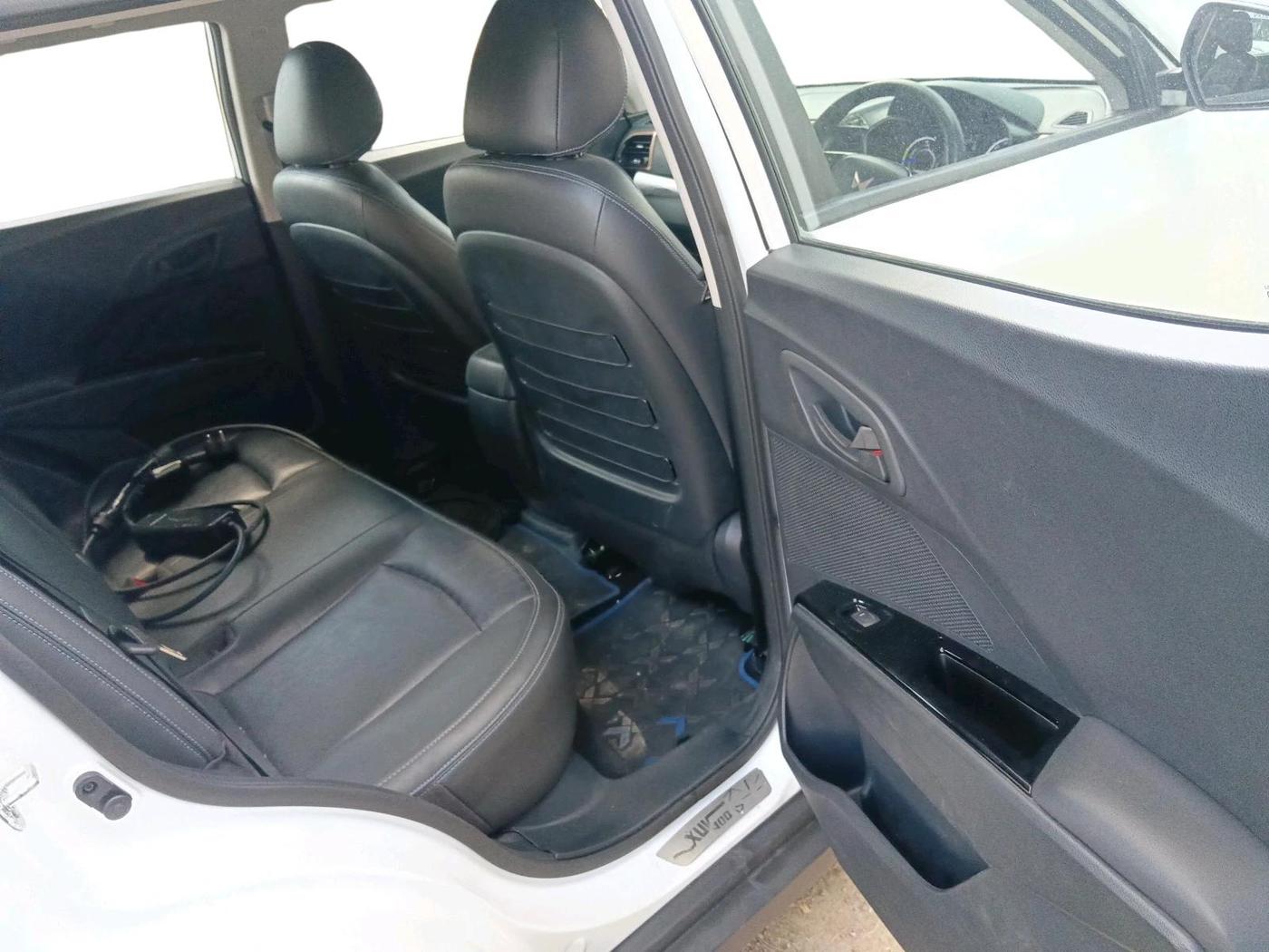2023 Mahindra XUV400 EL 7.2 KW, Electric, Automatic, 22,760 km, interior