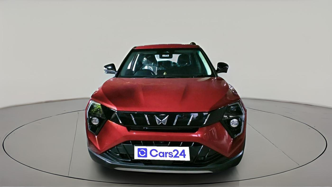 2026 Mahindra XUV 3XO AX5L 1.2 TGDi AT, Petrol, Automatic, 6,548 km, exterior