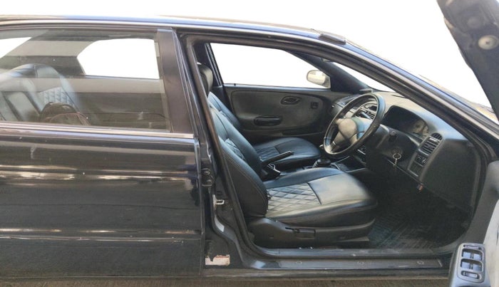 2006 Maruti Baleno LXI, Petrol, Manual, 1,25,731 km, interior