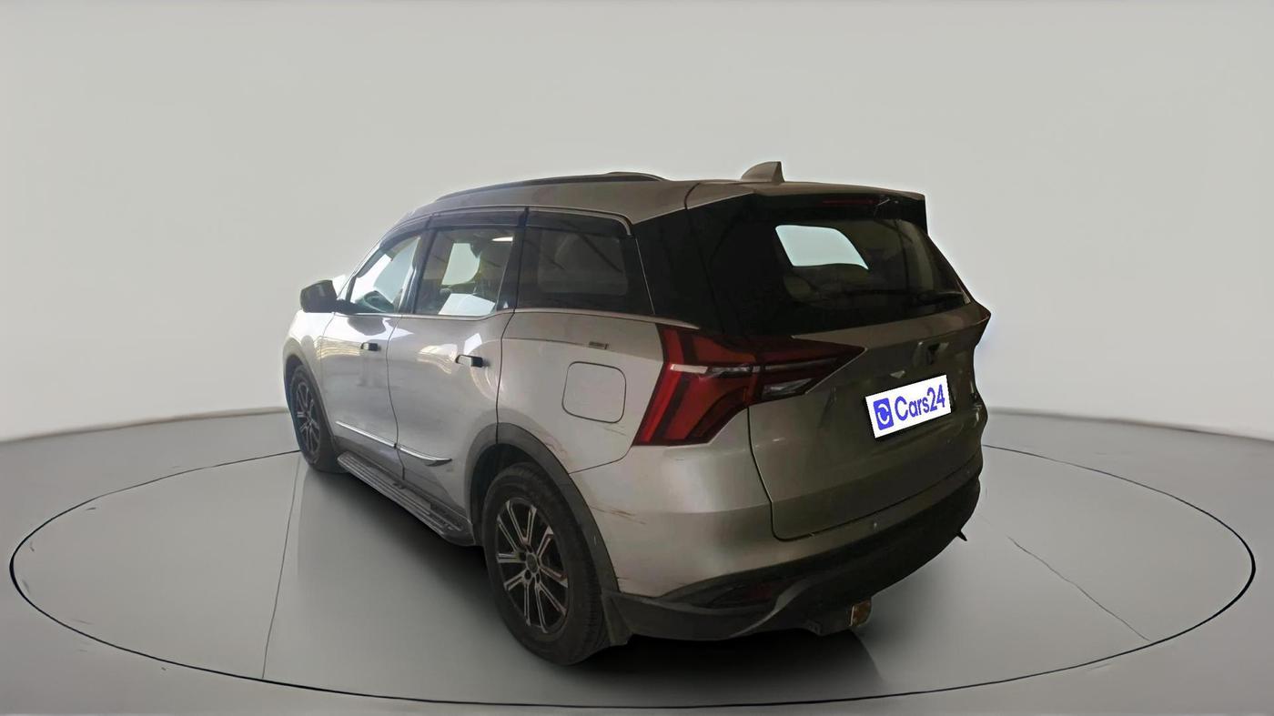 2022 Mahindra XUV700 AX 7 LUXURY P AT 7 STR, Petrol, Automatic, 31,426 km, exterior